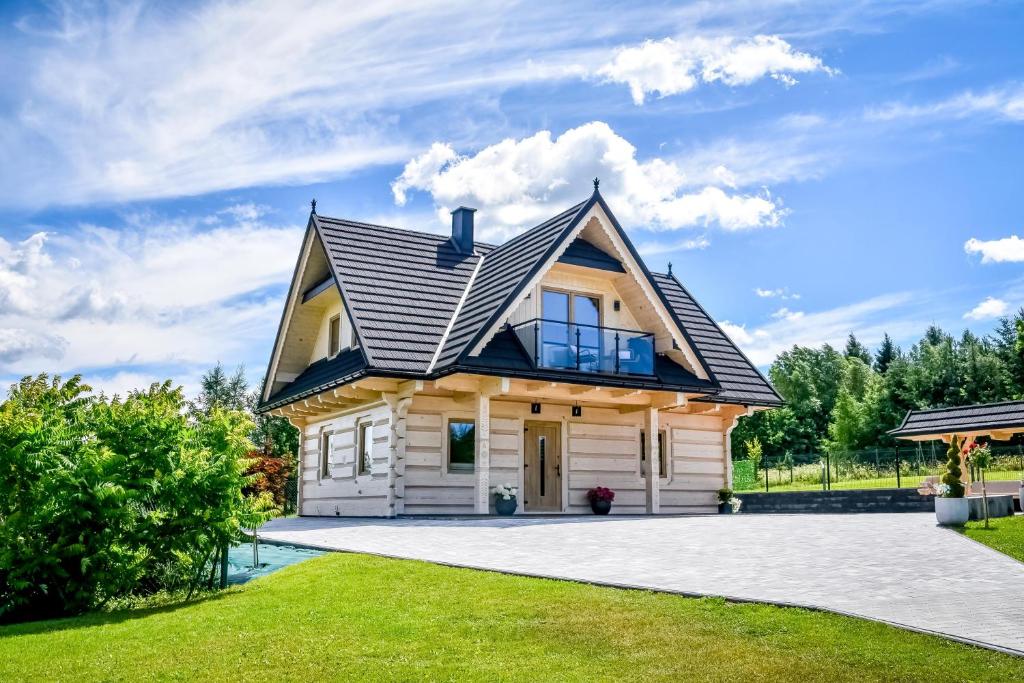 Three-Bedroom Chalet at Domek Balinowy Spytkowice Jacuzzi & Sauna